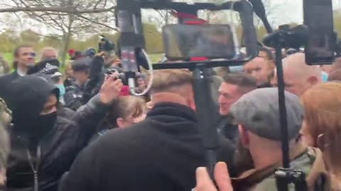 18+‼️Peak!! Tommy Robinson Arrives! Hatun Others Speakers Corner Nov 1st 2020 #speakerscorner
