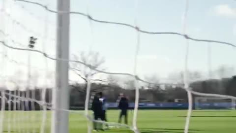 Mykhailo Mudryk Dazzles In Training 🔥 #shorts.mp4