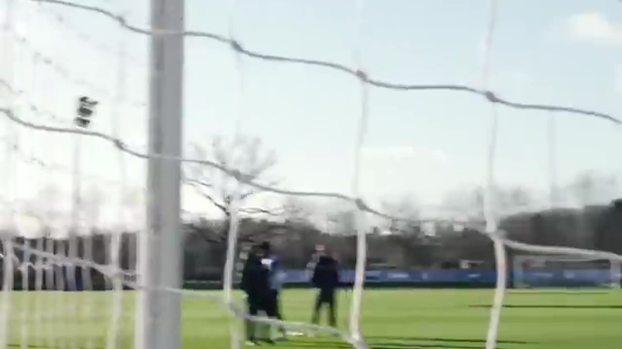 Mykhailo Mudryk Dazzles In Training 🔥 #shorts.mp4