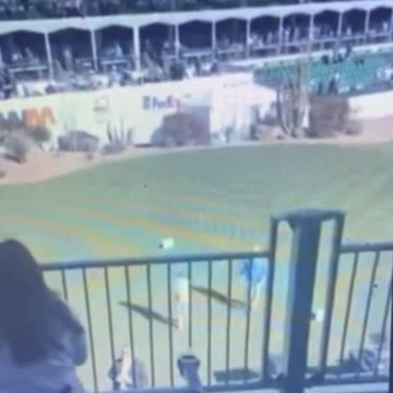 Katie Hobbs booed at PGA Phoenix Open 🤣