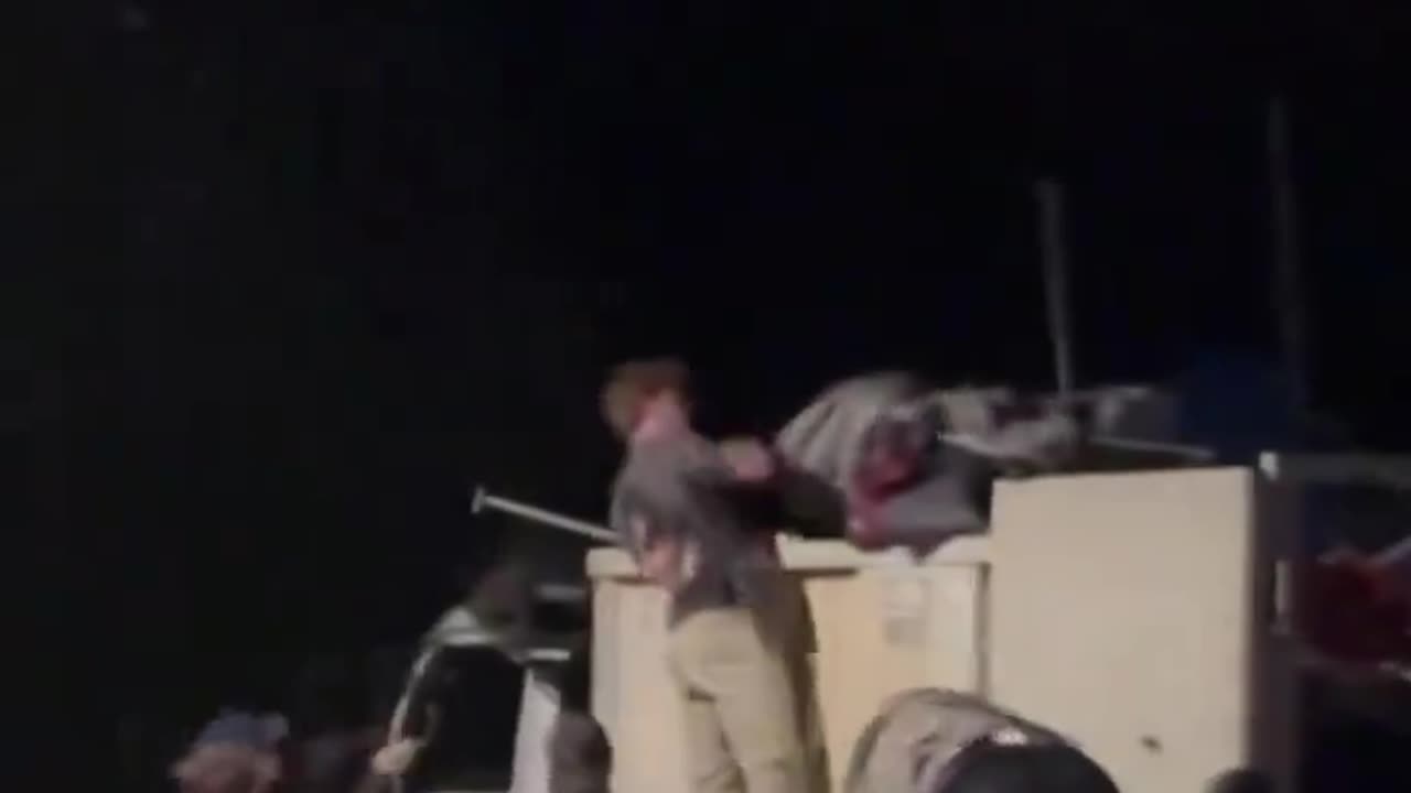 Frat Boys Help Police Clear Out The Columbia Terrorist Supporters