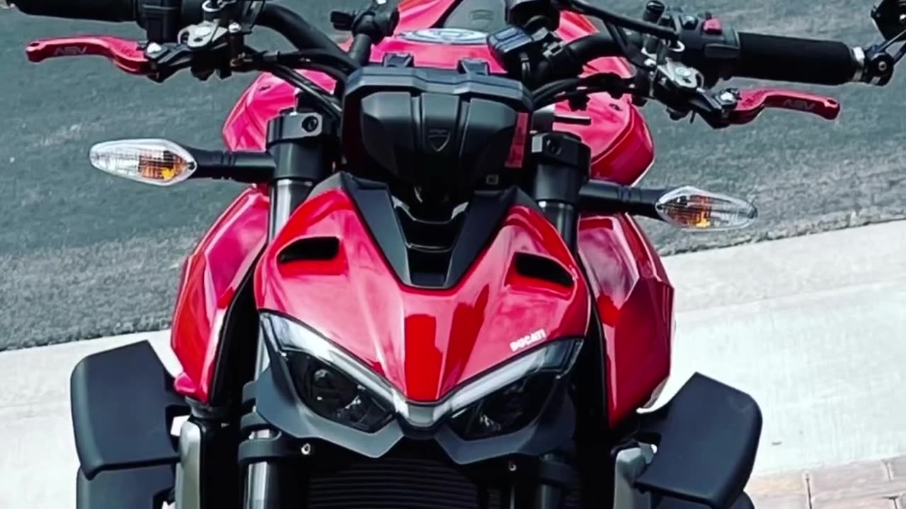 2022 ducati streetfighter V4