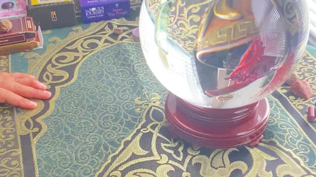 🧿THIS MESSAGE IS FOR YOU🧿keep following the yellow brick road