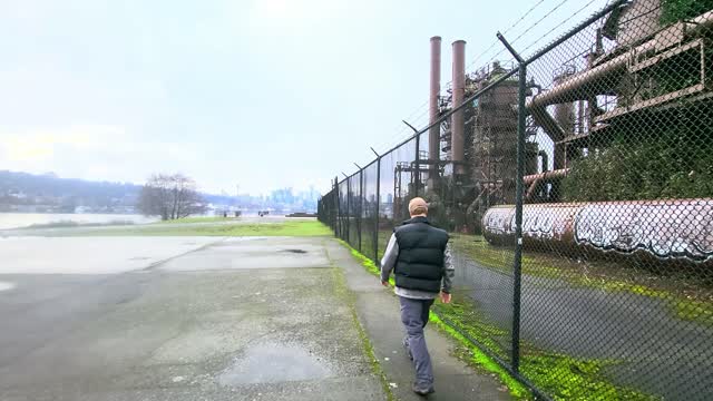 Gasworks Park (with its "Fall of Civilization" vibe): Amputee Outdoors