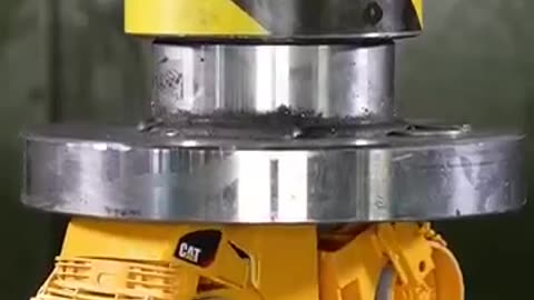 Plates_Vs._Hydraulic_Press,_So_SATISFYING