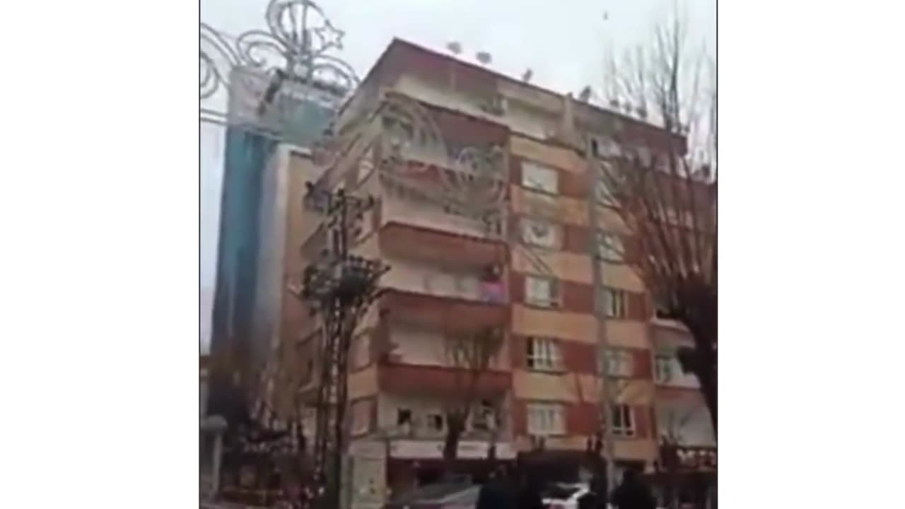 Earthquake in Turkey exclusive video show how building collapsed like a matchbox