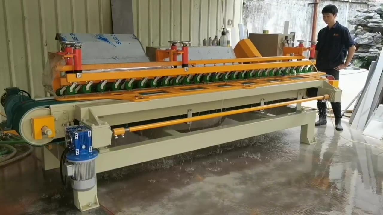 Ceramic tiles cutting and polishing machine