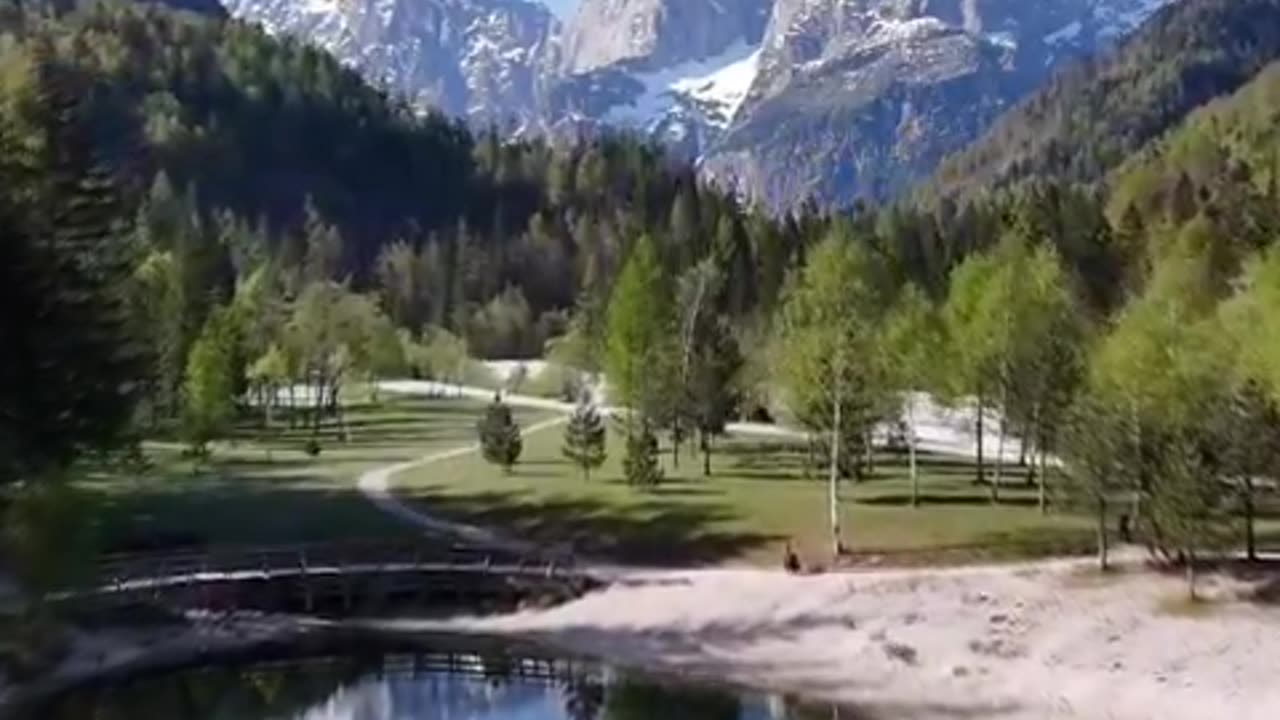 The magical Lake Jasna in Slovenia 🇸🇮