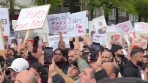 Muslims Protesting Against Israel In Germany