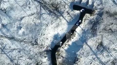 🇷🇺🇺🇦 Russian Quadcopter drop VOG on the heads of the Ukrainians