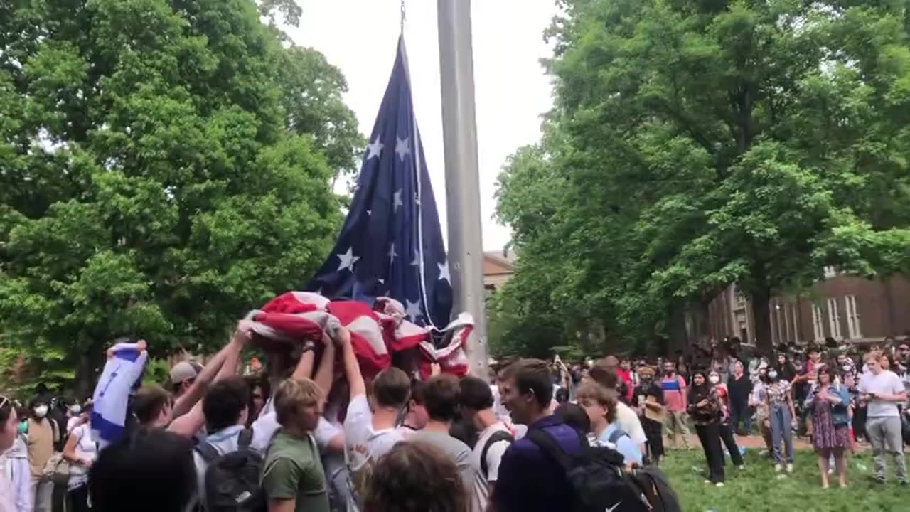BAND OF BROS: Frat Brothers Protect Flag from Pro-Palestinian Protesters at UNC [WATCH]