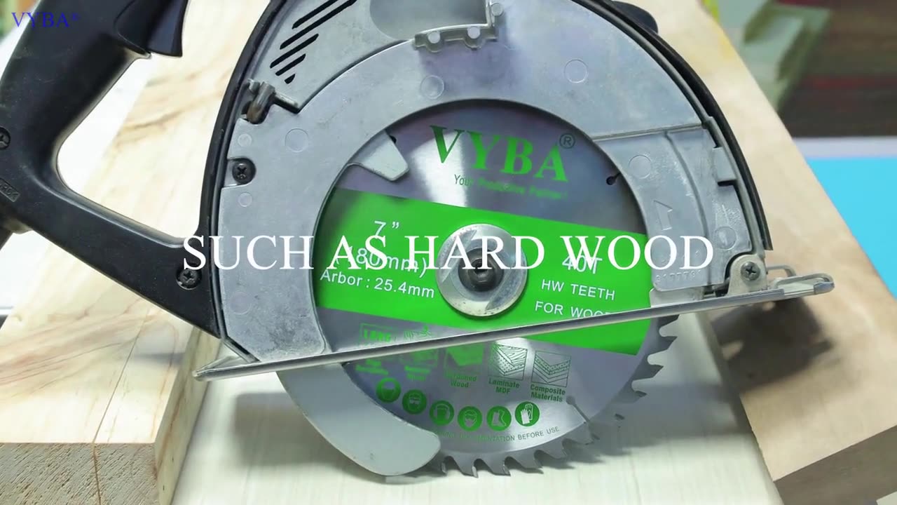 Circular saw blade for wood cutting