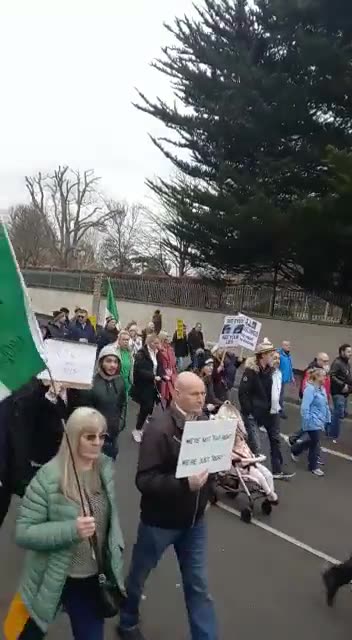 Irish citizens chants of "Leo Leo Leo out out out"