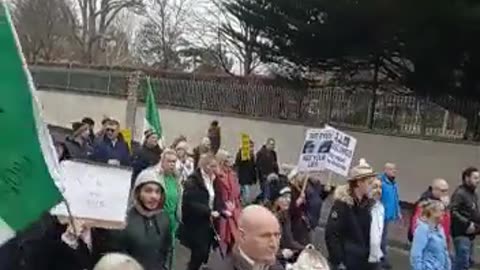 Irish citizens chants of "Leo Leo Leo out out out"