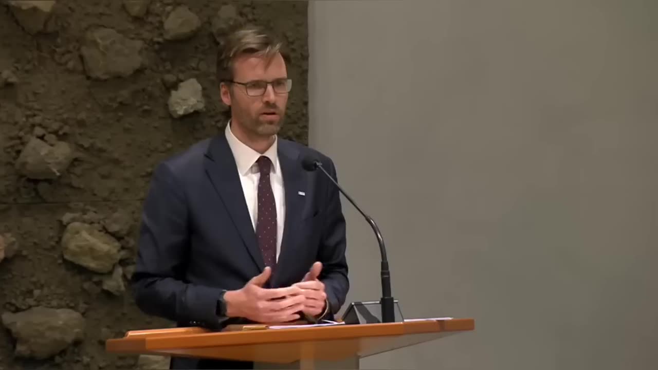 Baudet CONFRONTEERT oorlogshitser Sjoerdsma met zijn geheime bezoek aan Oekraïne!