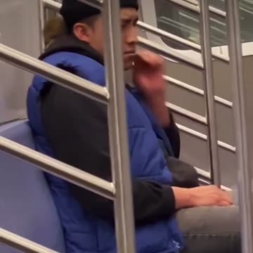 Rat messing with normies in New York