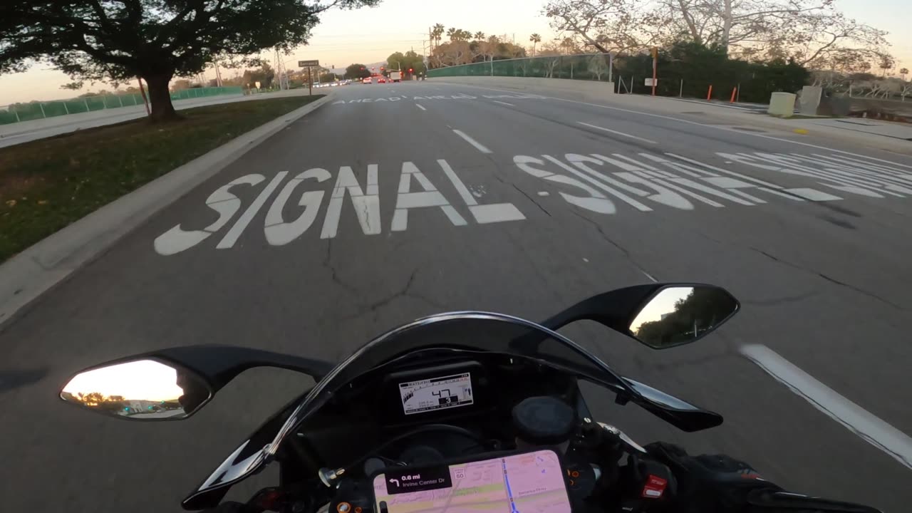 YAMAHA R1 RIDING
