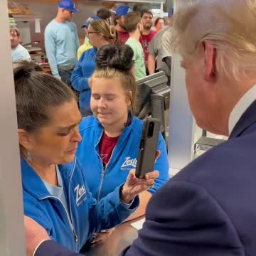 Lady employee of SC Zesto’s Resteraunt prays for President Donald Trump!!!