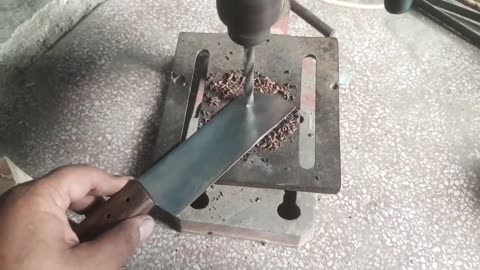 Broken Saw Blade to Knife: The Ultimate Transformation Project