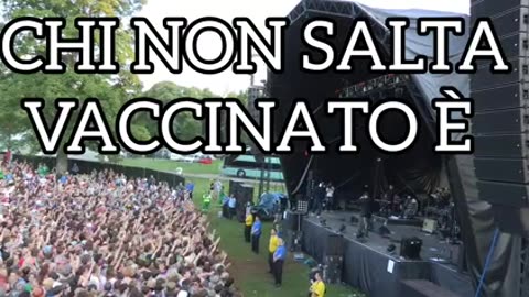 🤣🎶CHI NON SALTA VACCINATO È🎵🤣