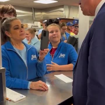 Ice Cream Shop Employees Prays with President Trump
