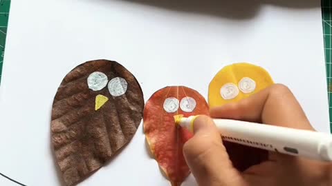 Fun leaf painting need to take your child to try and more leaves to draw inspiration in this... ..