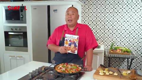 How to make Paella, Spanish Food.