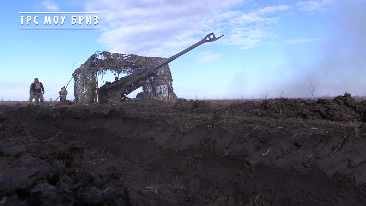 Ukrainian M777 Artillery Crew
