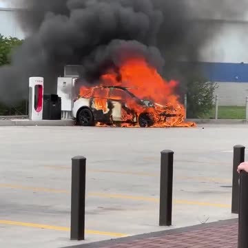 💥💥 BOOM 💥💥 Your Tesla car can now explode at the Tesla charging station....