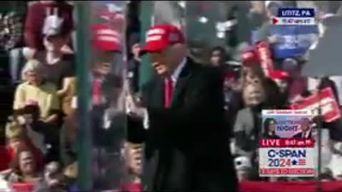 Trump examines safety glass-To get me they'd have to shoot through the Fake News- Media Panic Ensues