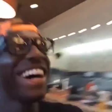 Man pranks an officer by yelling “he’s got a gun” - Retarded but kind of funny, imo