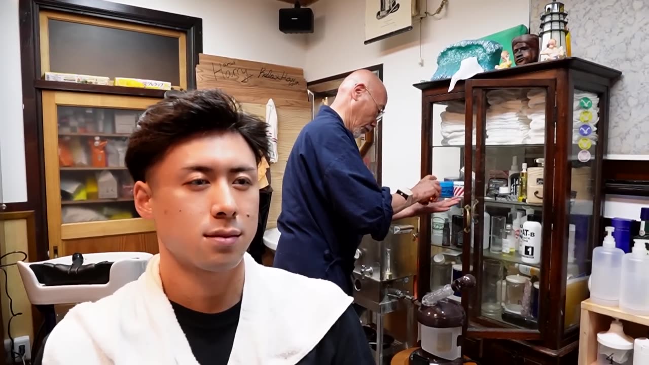 ASMR💈76 Year Old Barber's Razor Blade Haircut Technique & Massage