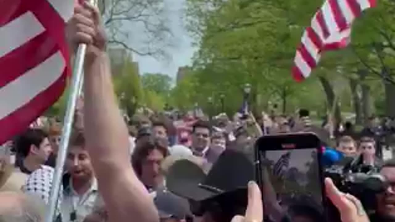 Counter protesters waving American flag are blasting “Born in the USA”🔥🔥🔥