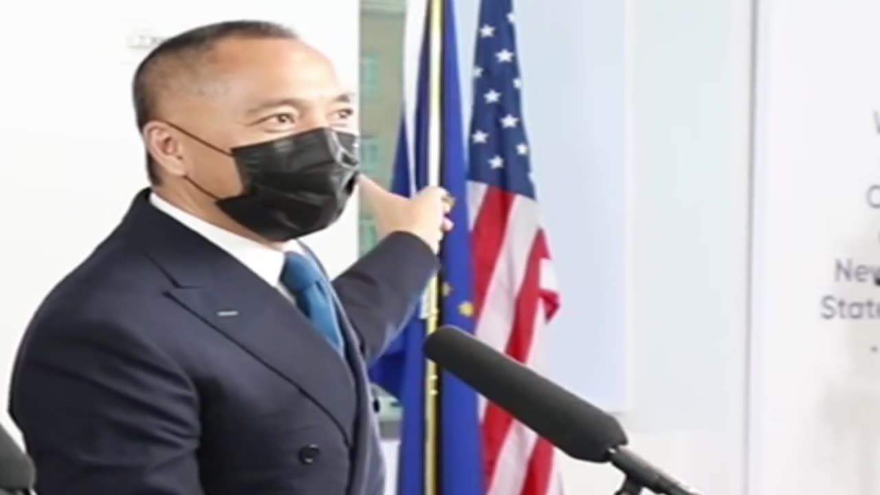 20220603文贵先生直播：曾作 #诗：“水中捞月必将空，万事去真必大凶！”观音三十三像，菩萨太阳中间，一圈是天，座驾叫 #鳌头——龙头鱼身鳌。天圆地方，地是黑夜；天是阳光（白天）。