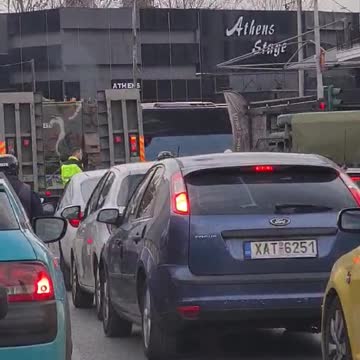 Που πάνε άραγε αυτά τα άρματα;