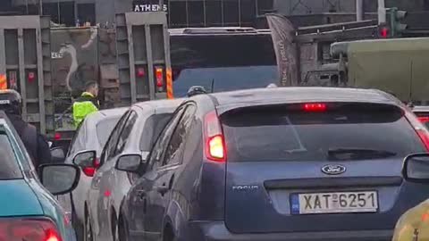 Που πάνε άραγε αυτά τα άρματα;