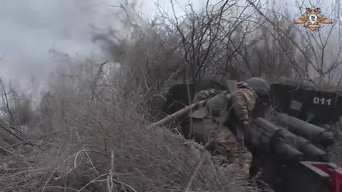 Russian 132nd Narodnik artillery hits Ukrainian trenches