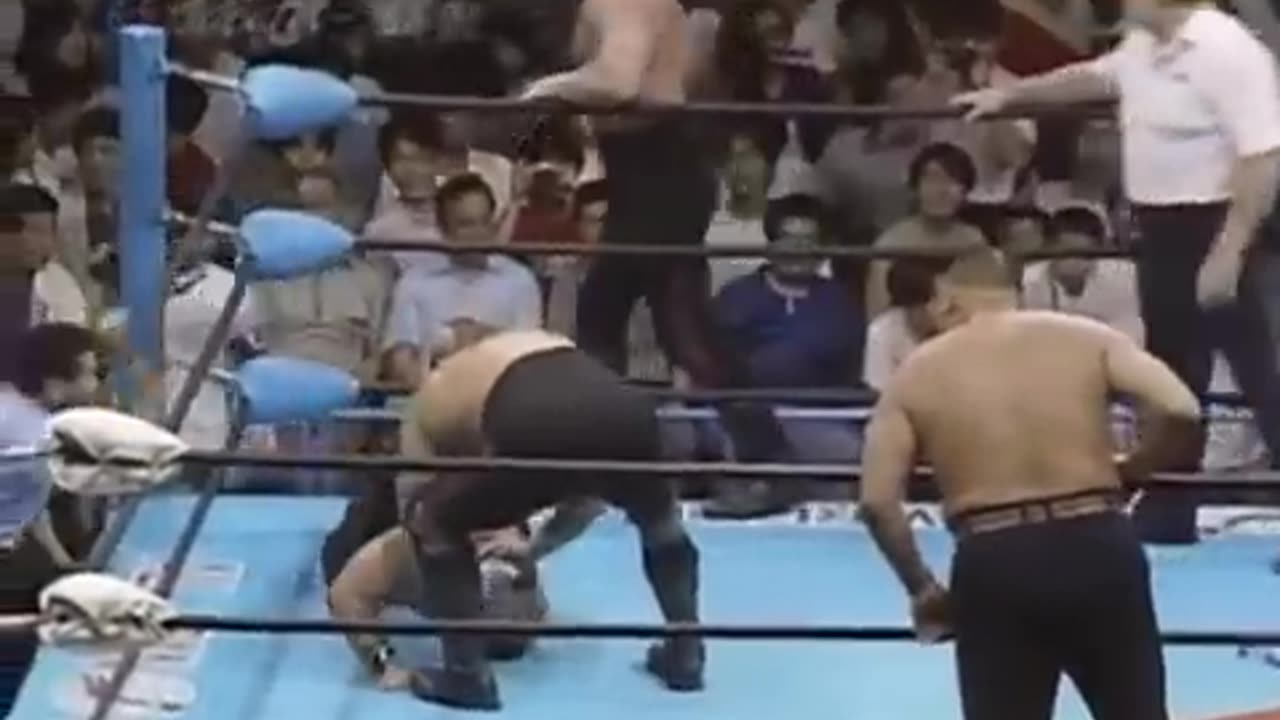 (1986.06.05) Road Warriors vs Killer Khan & Strong Machine - AJPW