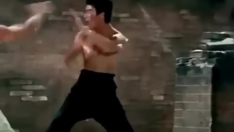 Epic moment bruce lee #actor #brucelee #karate #kungfustyle #filmstar #cobrakai #kungfufighting