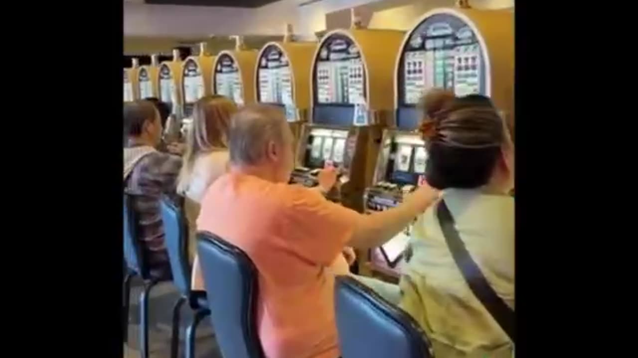 7 teens challenged to put phones down for 20 minutes