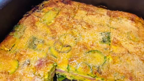 (Casserole): Sformato con zucchine, prosciutto cotto, formaggio