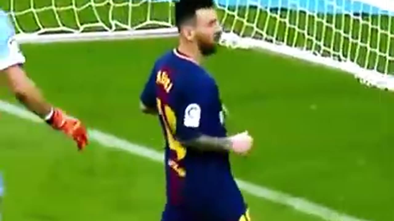 messi is op🔥 #messi #football #skills