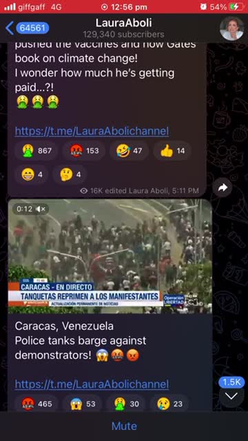 Venezuela : police tanks barge into protestants