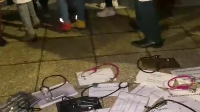 France doctors throw down their stethoscopes in protest of a failed health system.