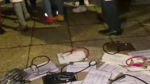 France doctors throw down their stethoscopes in protest of a failed health system.