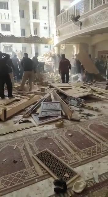 Suicide Bomber Detonates Inside Pakistani Mosque
