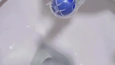 the correct way to use toilet rim blocks