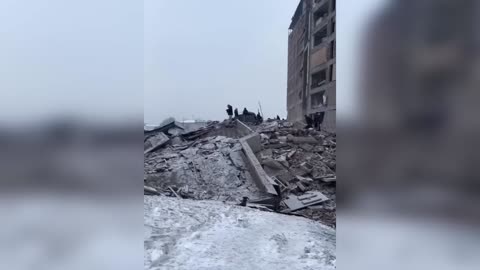 Tragedy in Turkey! Cities devastated after a magnitude 7.8 earthquake!