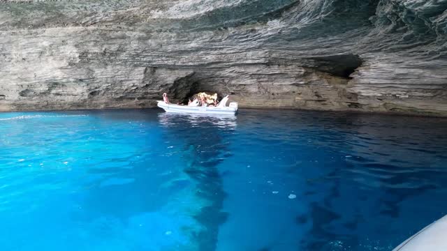 Diving the DRAGON CAVE in Bonifacio!