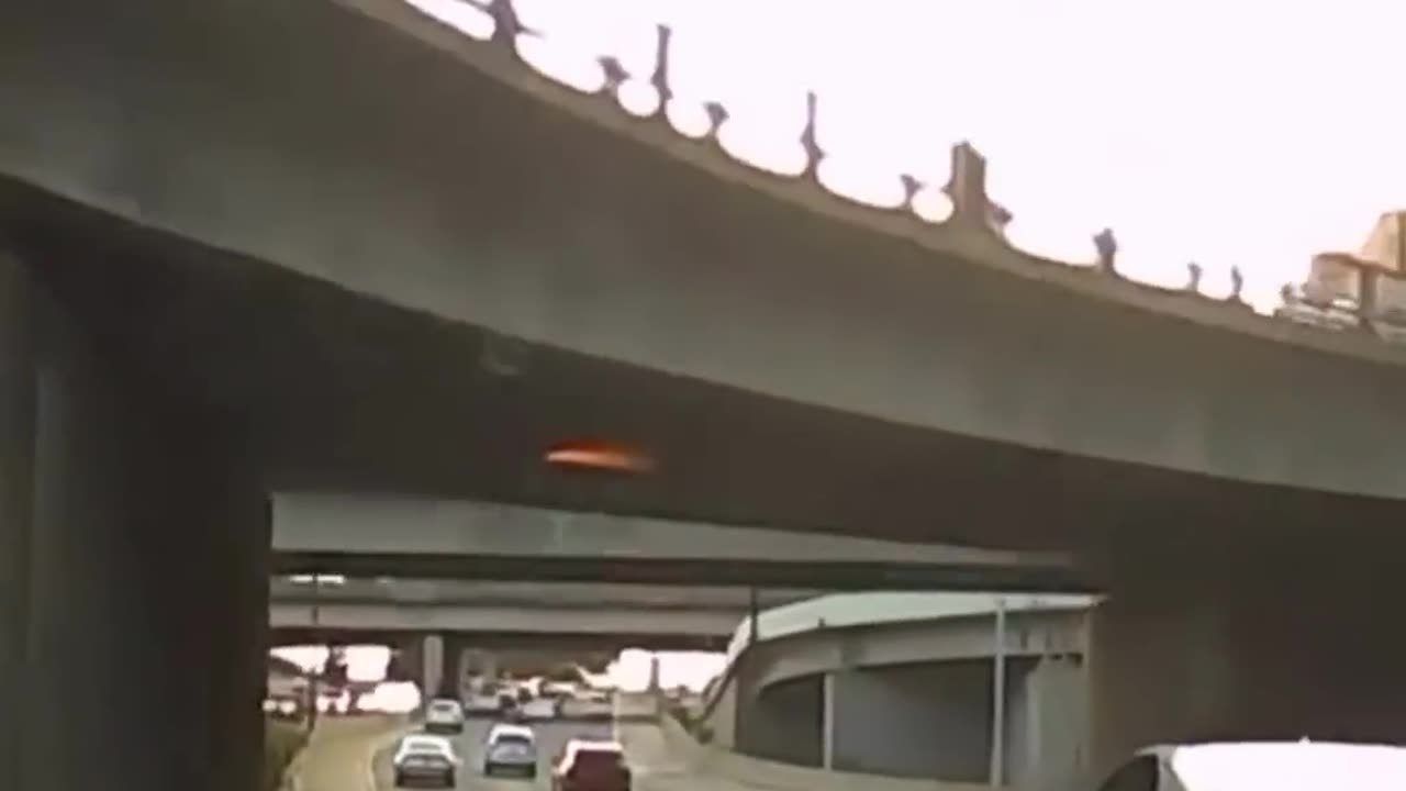 1_dead_2_injured_after_Car_flip_off_ramp_on_1_3